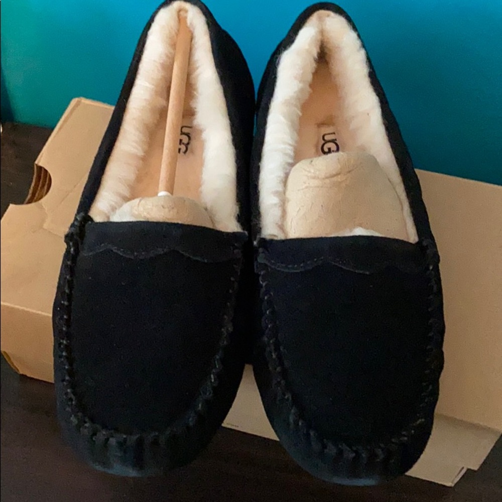 NWT UGG Moccasins
